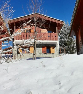 Chalet cosy à Valmeinier avec vue sur montagne et sauna